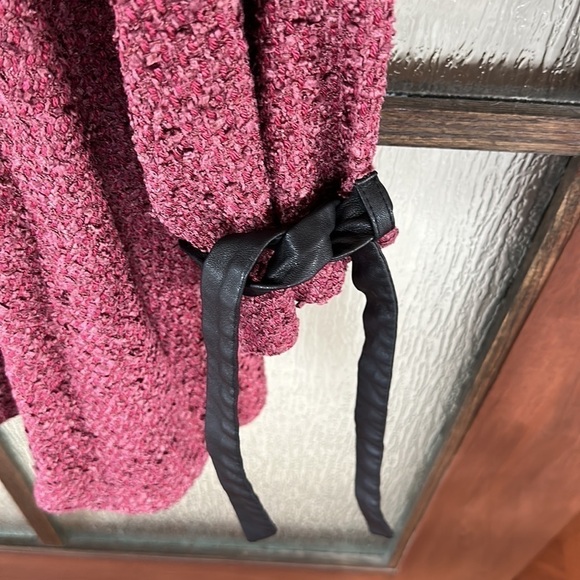 Deborah Lyons
Grace Tweed Jacket size Large - Picture 11 of 13